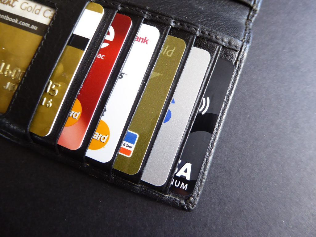 財布とクレジットカード